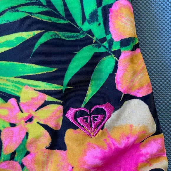 Roxy One-Piece - Kids Size 16 or Adult Small - Picture 3 of 3